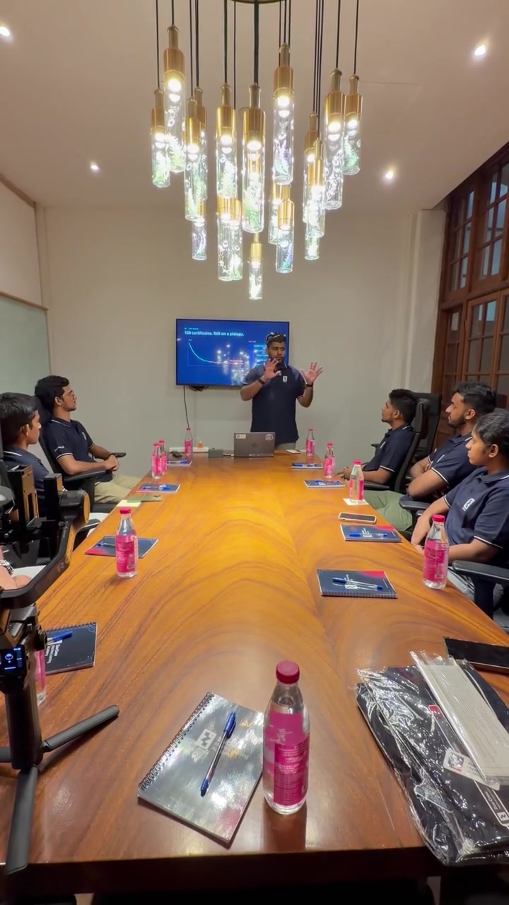 Isuru teaching the Zuu Crew group